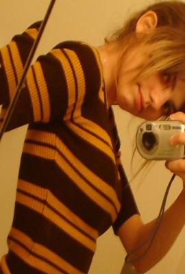 Laris  Escort Almada